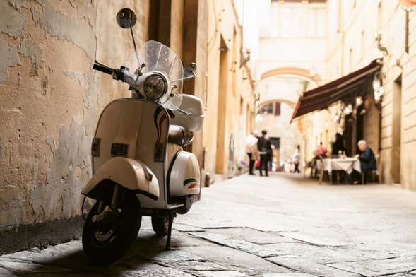 Alquiler de vespa eléctrica con audioguía