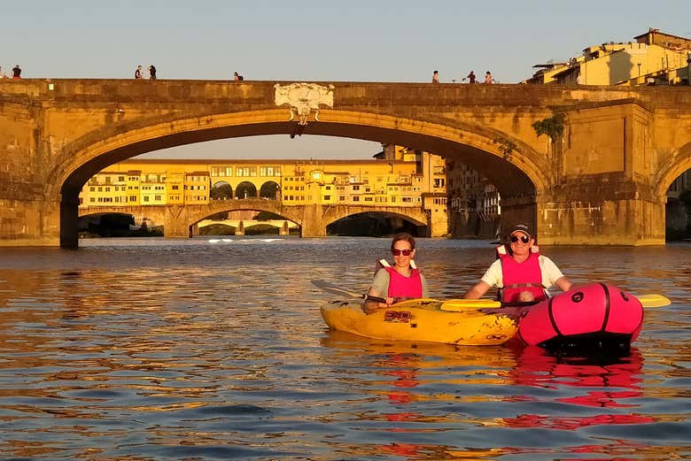 Junto al Ponte Santa Trinità